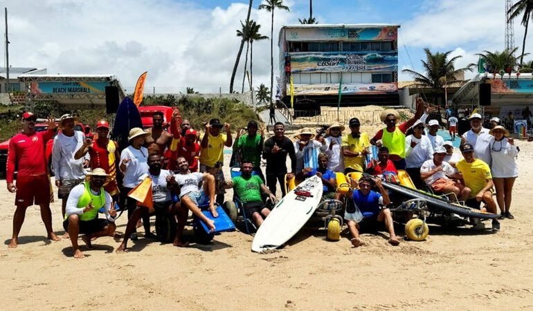 Dupla baiana representa o estado no Campeonato Brasileiro de Parasurf em São Paulo