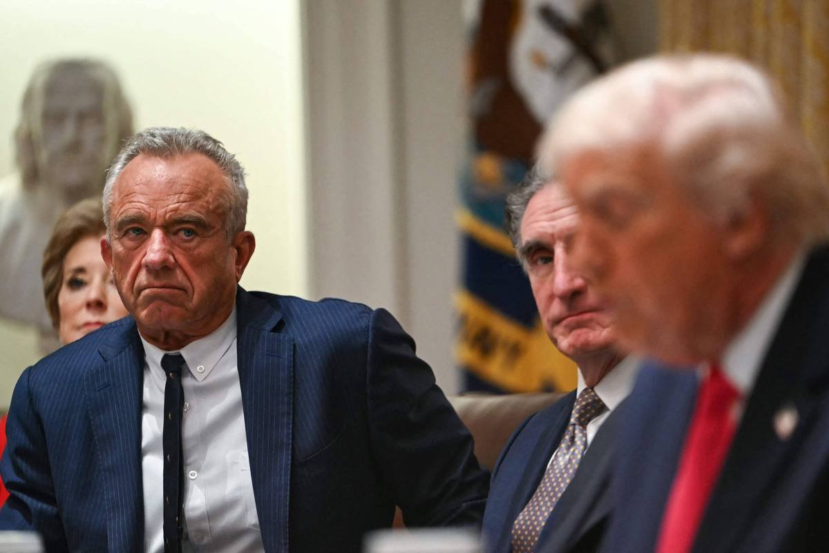 Painel dos EUA vota para encerrar recomendação de vacina contra hepatite B para recém-nascidos