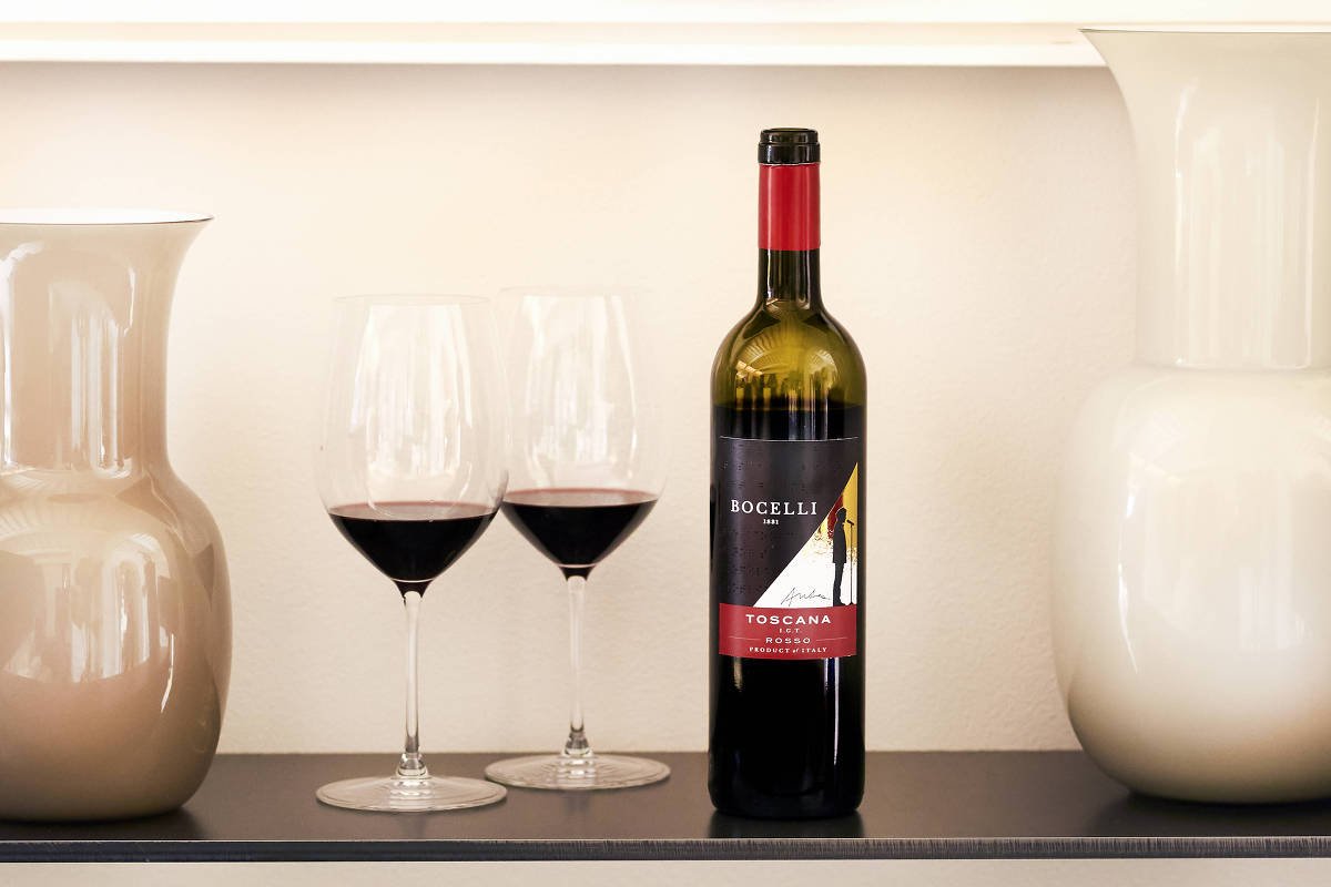 Andrea Bocelli lançará no Brasil rótulos produzidos pela vinícola de sua família