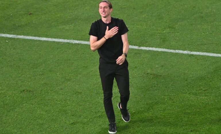 Flamengo anuncia renovação do contrato do técnico Filipe Luís até dezembro de 2027