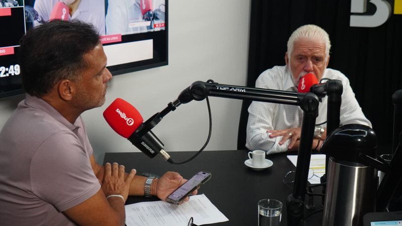 Jaques Wagner critica estilo político de ACM Neto em entrevista