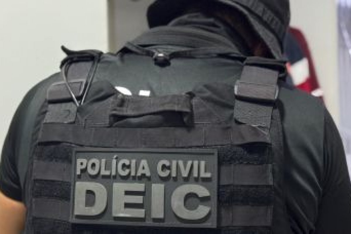 Dupla suspeita de furtar R$ 400 mil em joias e relógios é presa em Feira de Santana – BA