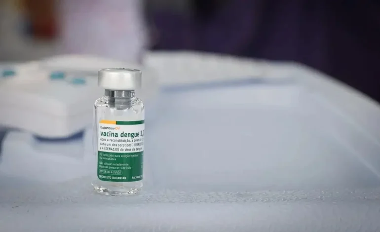 Bahia inicia distribuição da vacina contra a dengue para todos os municípios