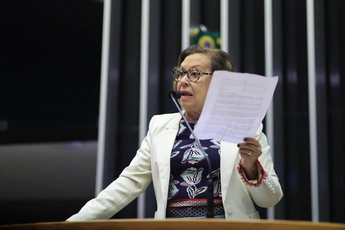 Lídice da Mata nega aproximação PSB com ACM Neto em eleição presidencial