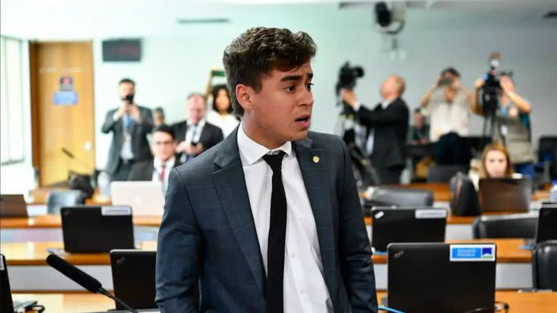 Nikolas Ferreira nega saída do PL e reforça articulação em Minas