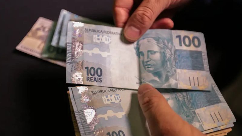 Bahia pode elevar salário mínimo para R$ 1.800 em 2026