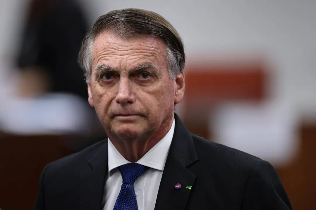 Bolsonaro segue na UTI sem previsão de alta
