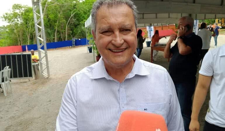 Rui adia saída e mantém agenda na Casa Civil