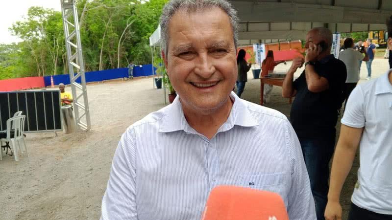 Rui adia saída e mantém agenda na Casa Civil