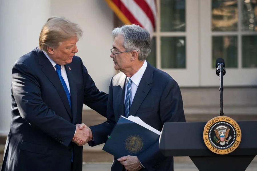 Trump volta a criticar presidente do Fed