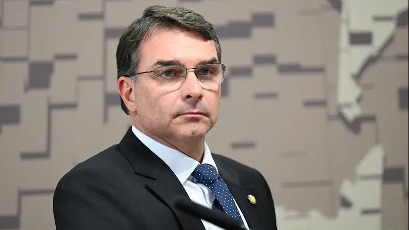 Flávio Bolsonaro promete indicações técnicas ao STF