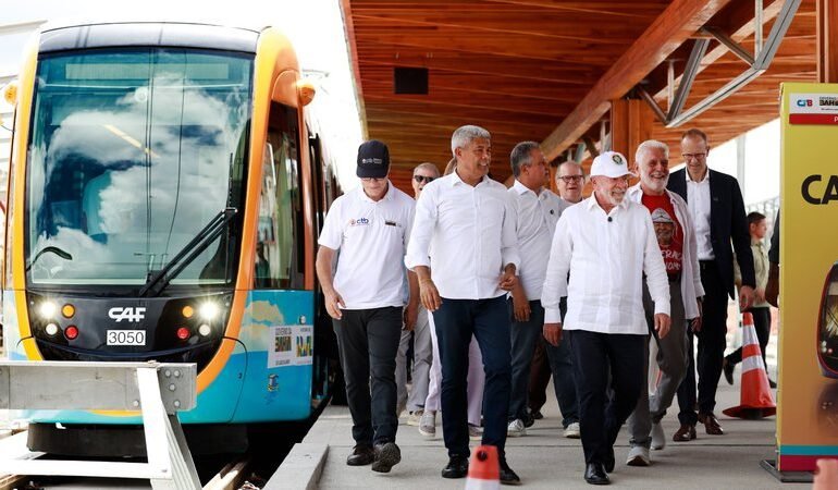 Governo suspende licitação do VLT em Salvador