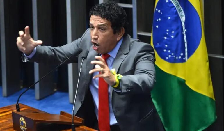 Mal súbito interrompe sessão no Senado