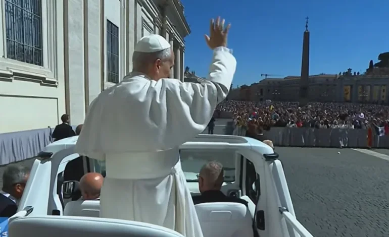 Papa Leão XIV celebra primeira Páscoa no Vaticano