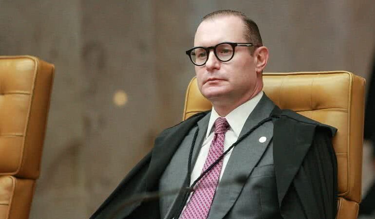 Zanin aceita denúncia sobre venda de sentenças no STJ