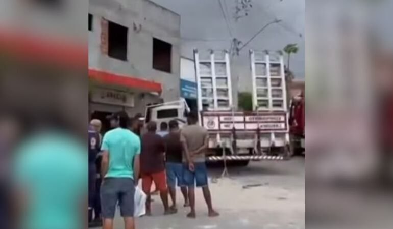 Caminhão desgovernado deixa feridos em Araci