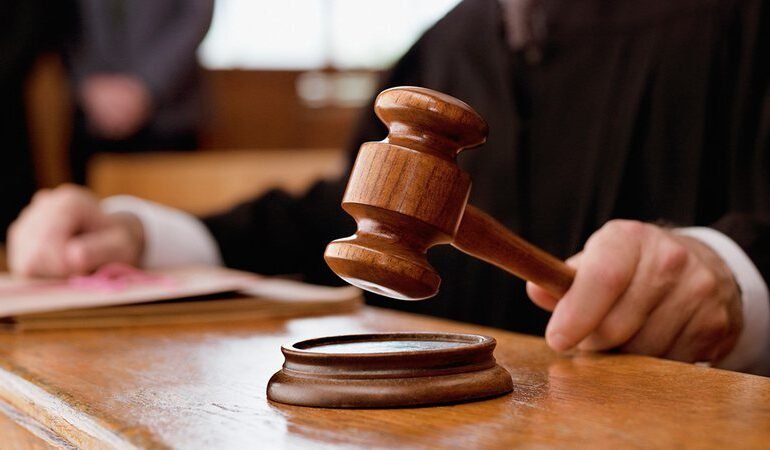 Arruda é condenado por improbidade